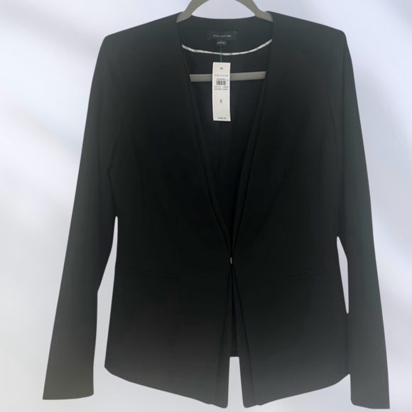 🆕 Ann Taylor Classic Double V Collarless Jacket.  Black. Size 6.  NWT. - Picture 2 of 15